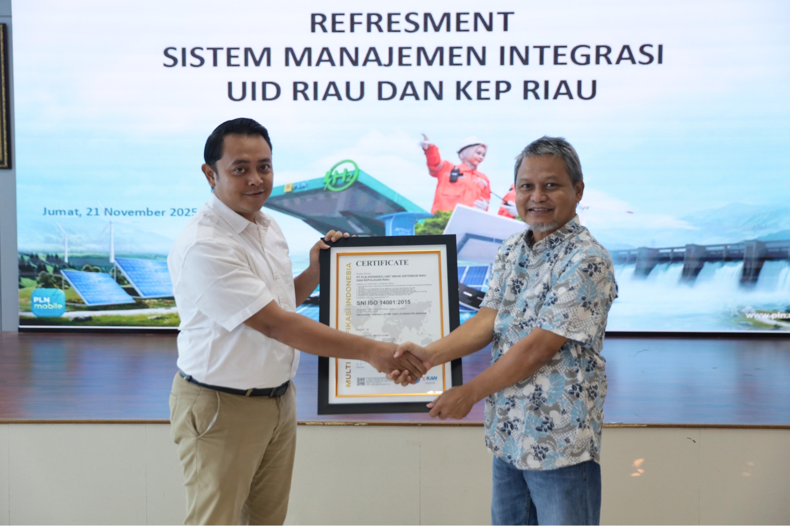 Kepri Riau PLN UID Riau dan Kepri Raih Sertifikat ISO 14001:2015 - Tempo Riau